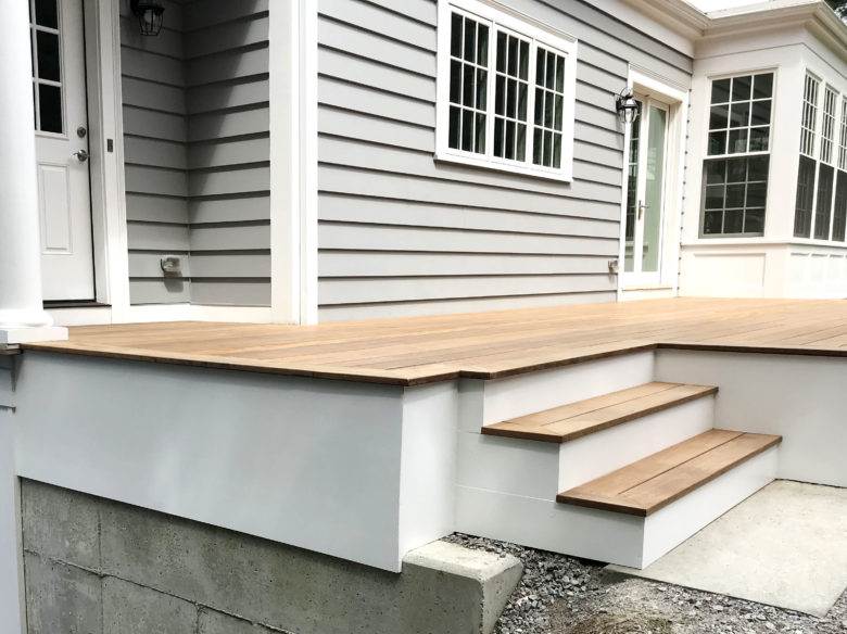 Benjamin Moore Brilliant White applied on the trim